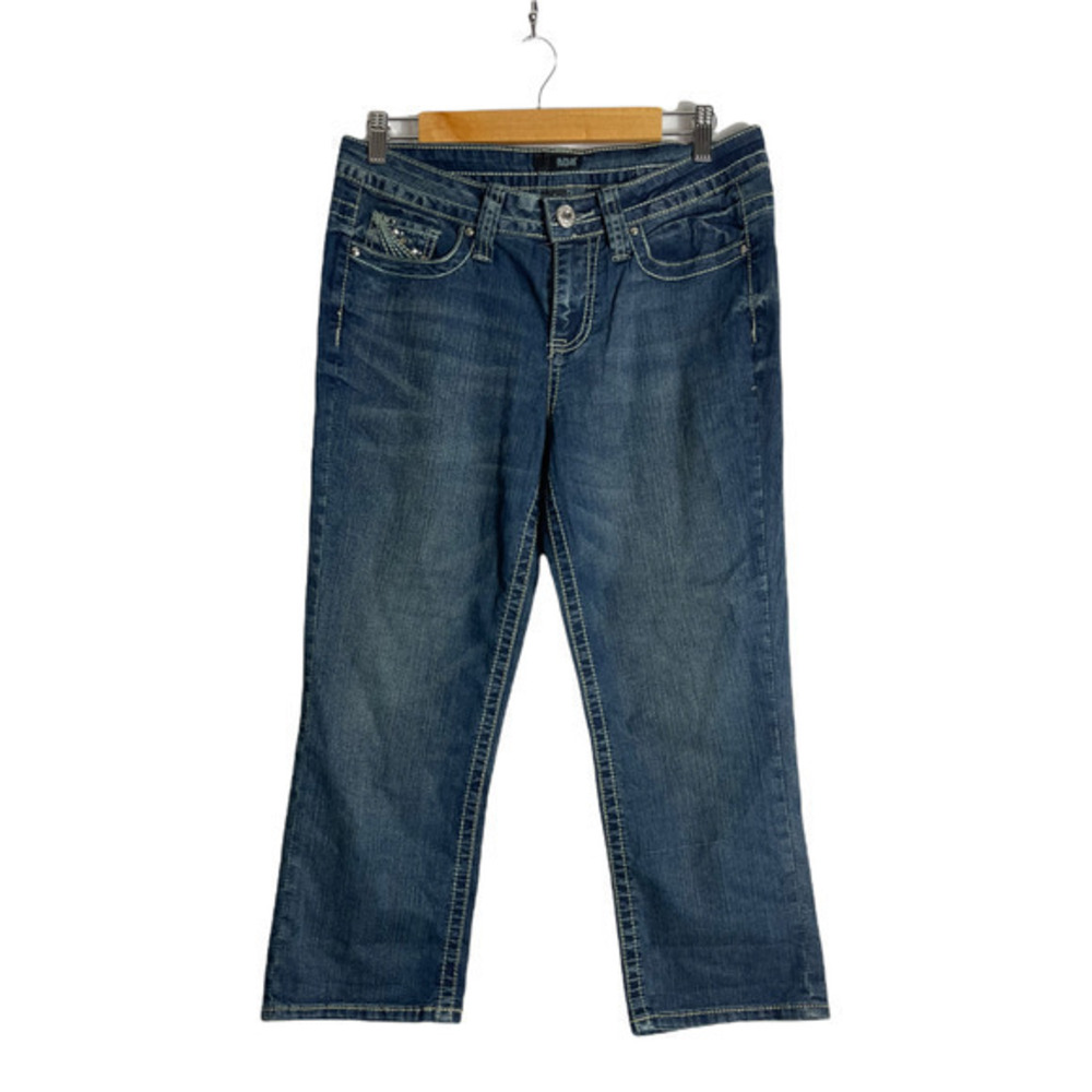 a.n.a. Women’s denim capris sz 8 Medium wash
